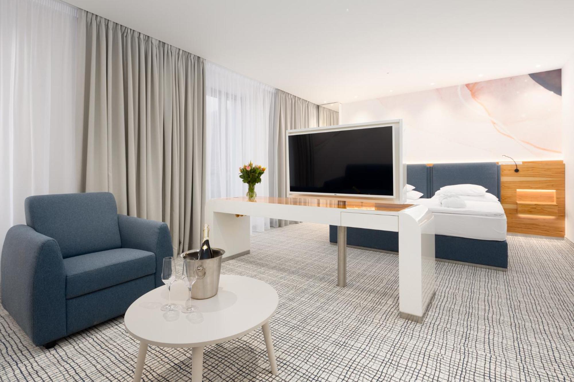 St. Joseph Royal Regent Hotel Karlsbad Buitenkant foto