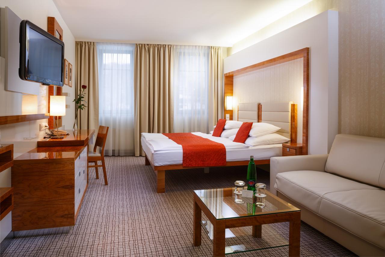 St. Joseph Royal Regent Hotel Karlsbad Buitenkant foto