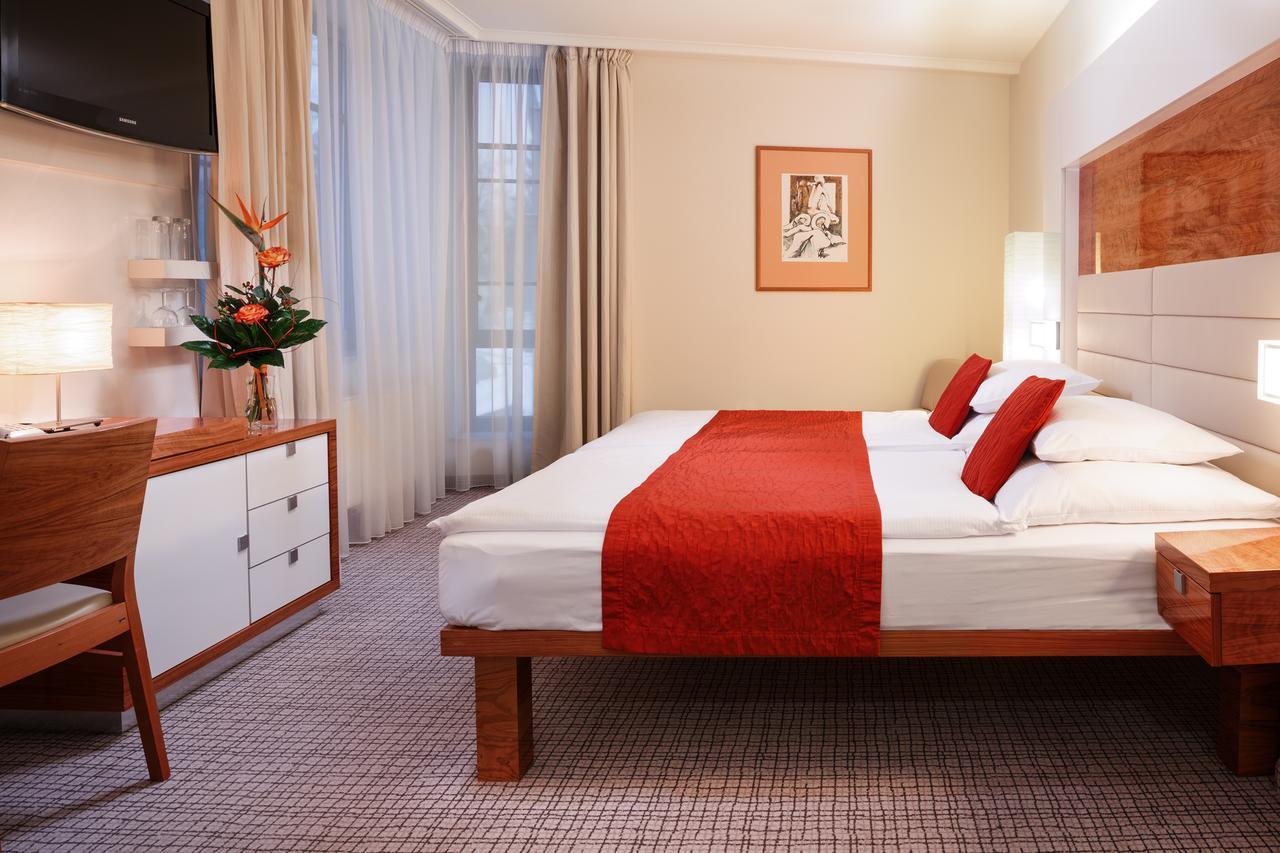 St. Joseph Royal Regent Hotel Karlsbad Buitenkant foto
