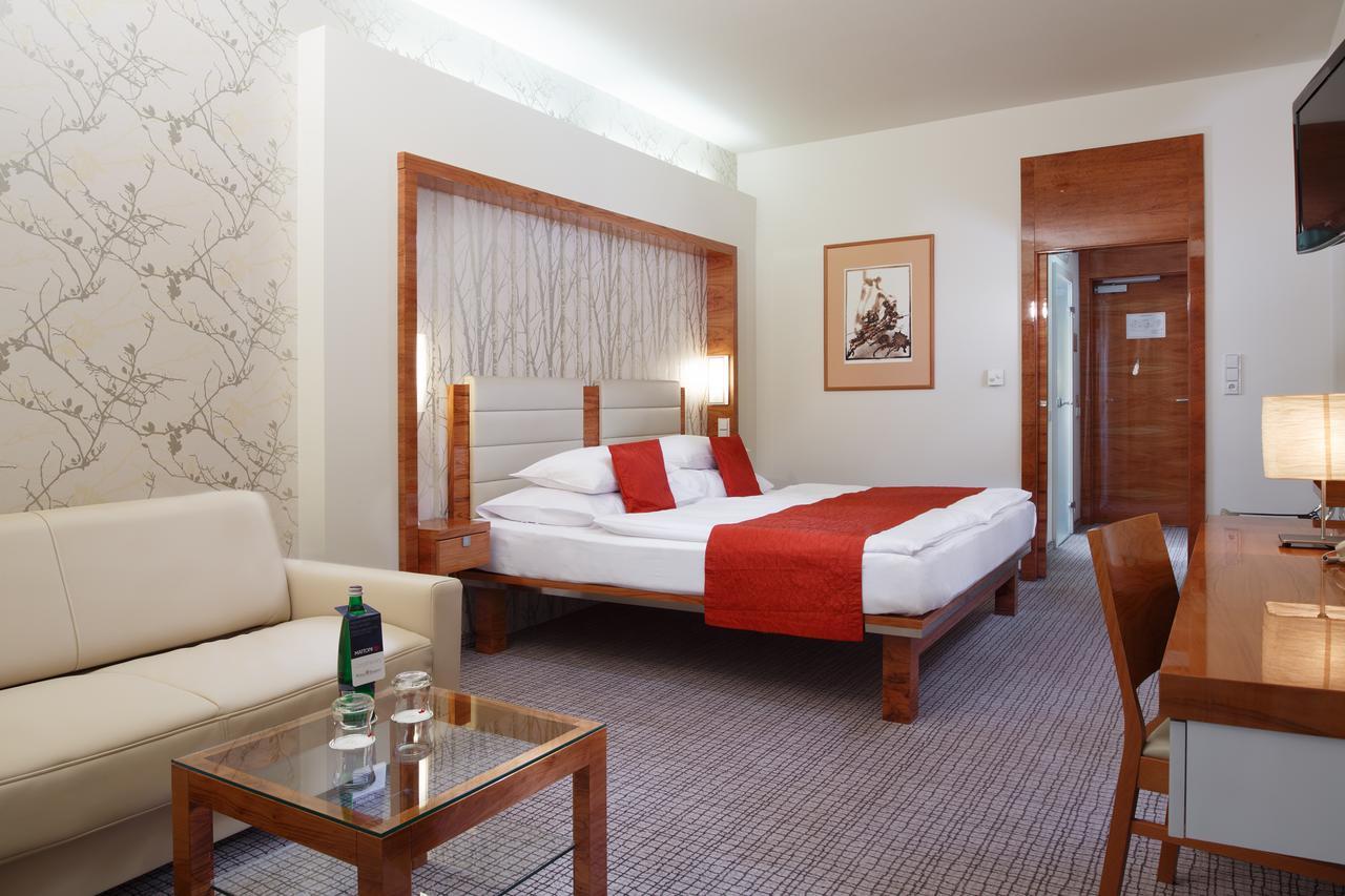 St. Joseph Royal Regent Hotel Karlsbad Buitenkant foto