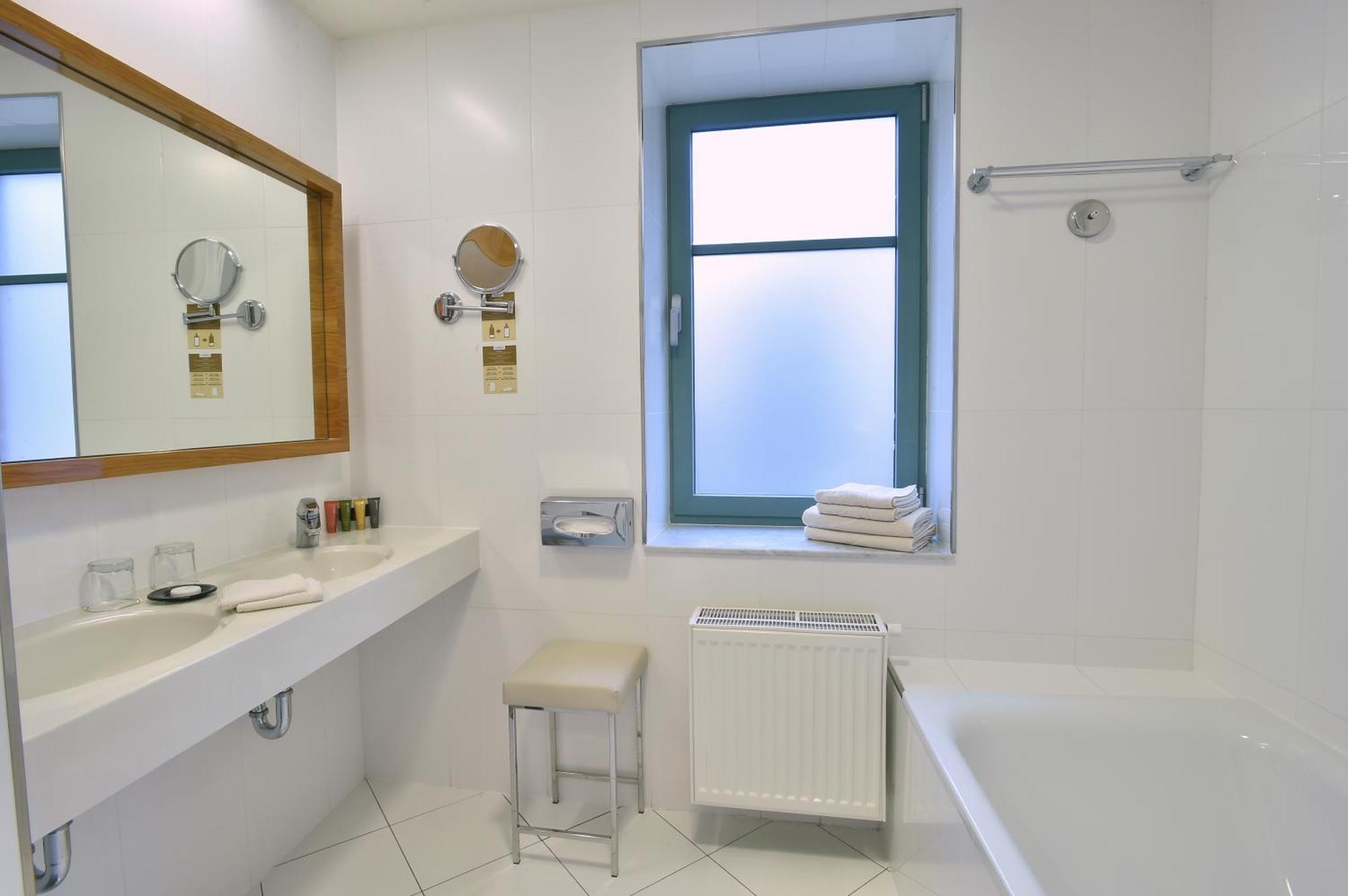 St. Joseph Royal Regent Hotel Karlsbad Buitenkant foto